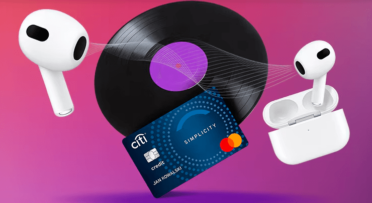 Dwie bezprzewodowe słuchawki douszne, czarna płyta winylowa, karta kredytowa Citi Simplicity i otwarte etui ładujące unoszą się na różowym i fioletowym tle gradientu, z liniami fal dźwiękowych łączącymi obiekty.
